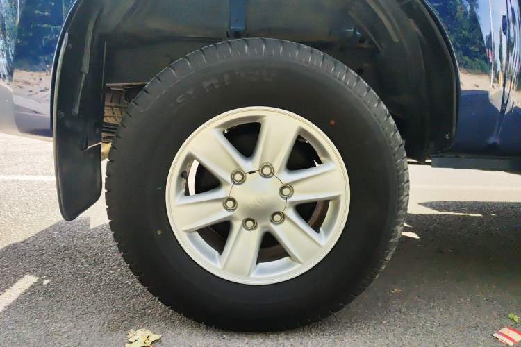 Used Isuzu JLM 2022 2.4T Classic Gasoline Two-Wheel-Drive Comfort Version with Extended Wheelbase – 4K22D4T
