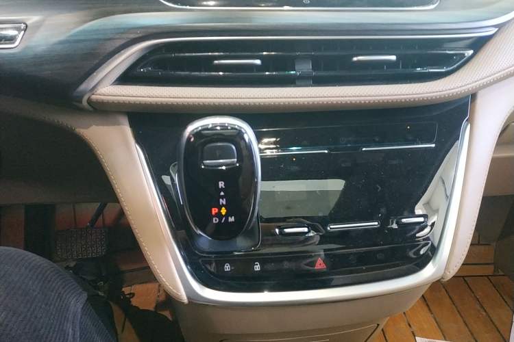 Used Buick GL8 2020 ES Land Cruiser 653T Luxury Model