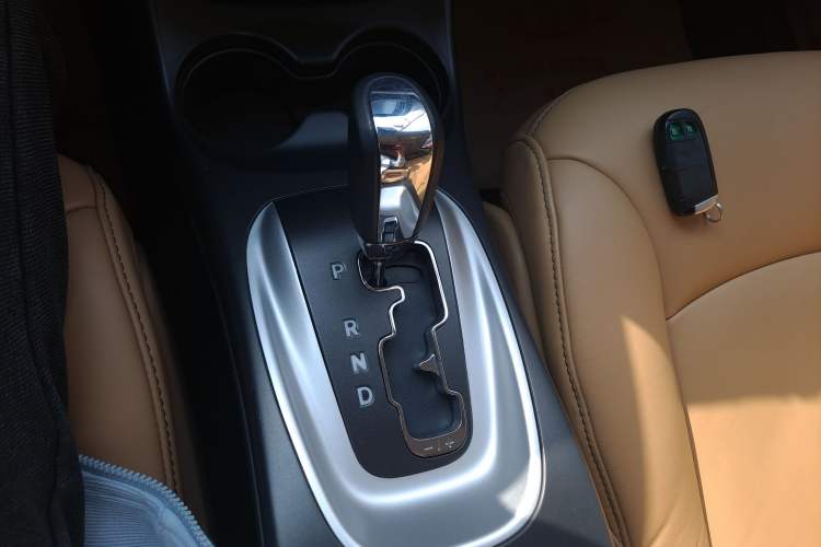 Used Dodge Journey 2013 2.4L Two-Wheel Drive Luxury Version