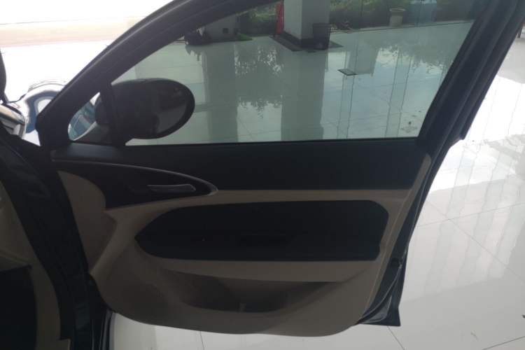 Used ORA Good Cat 2023 401 km Standard Range Luxury Version Lithium Iron Phosphate
