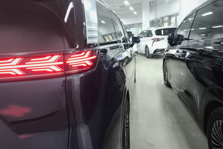 Used Denza D9 2022 DM-i 970 Four-Wheel Drive Flagship Model