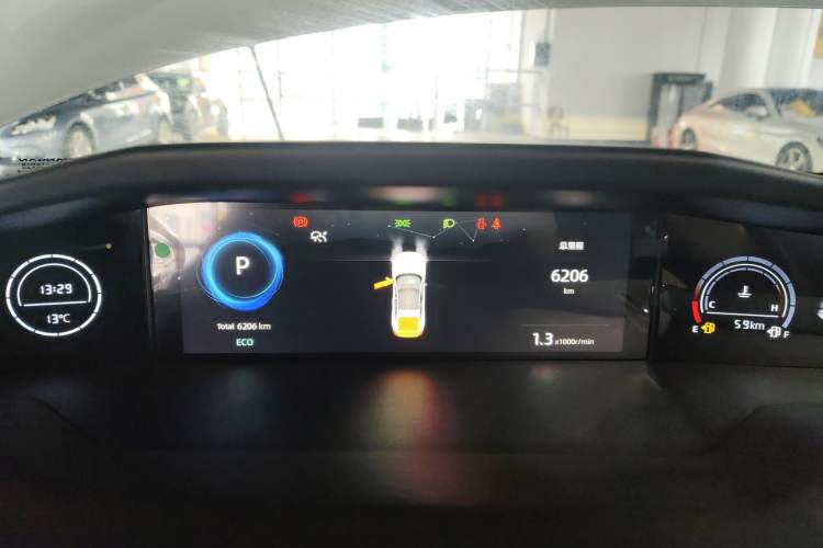 Used Changan UNI-V 2024 1.5T Smart Navigation Version
