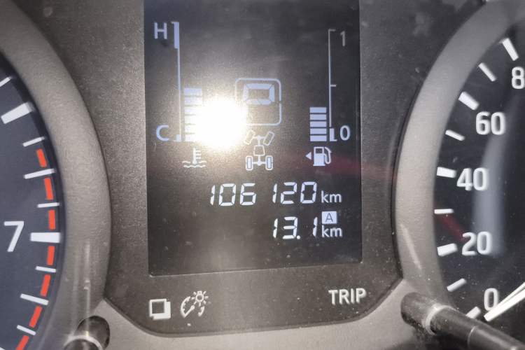 Used Nissan Navara 2017 2.5L Automatic 4x4 Luxury Edition QR25