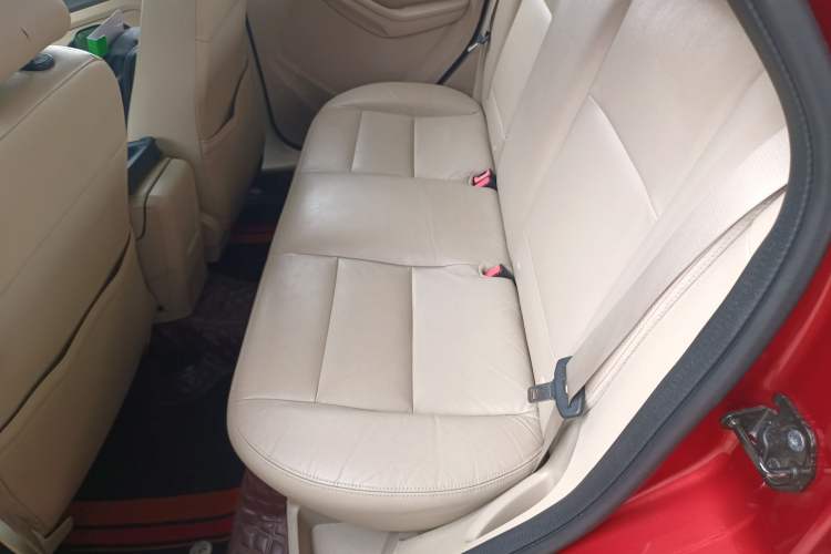 Used Ford Focus 2013 Hatchback Classic 1.8L Automatic Fashion Edition
