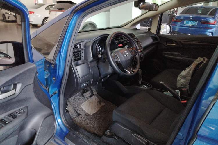 Used Honda Fit 2016 1.5L LXS CVT Comfort Sunroof Version
