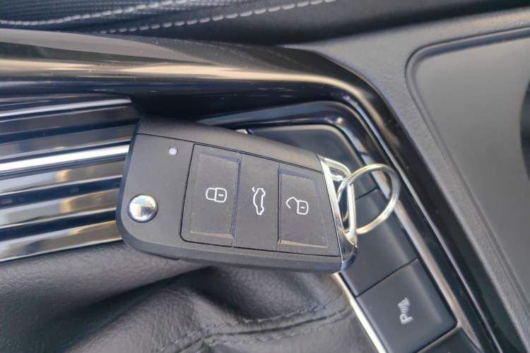 Used Volkswagen Tayron 2023 300TSI Two-Wheel-Drive Luxury Plus Advanced Edition