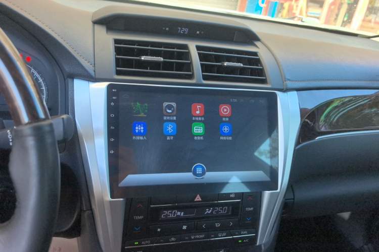 Used Toyota Camry 2016 2.0G 10th Anniversary Leading Edition
