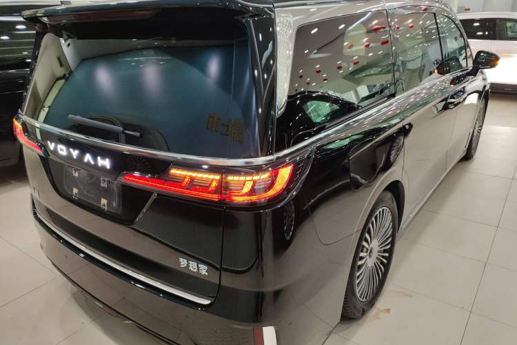 Used VOYAH Dream 2025 PHEV Four-Wheel-Drive Flagship Kunpeng Edition