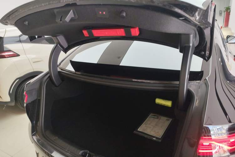 Used BYD Han 2025 EV with 701 km of Laser Radar-Enabled Intelligent Driving
