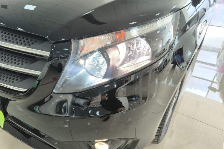 Used Mercedes-Benz Vito 2018 2.0T Elite Version 7 Seats China VI Emission Standard