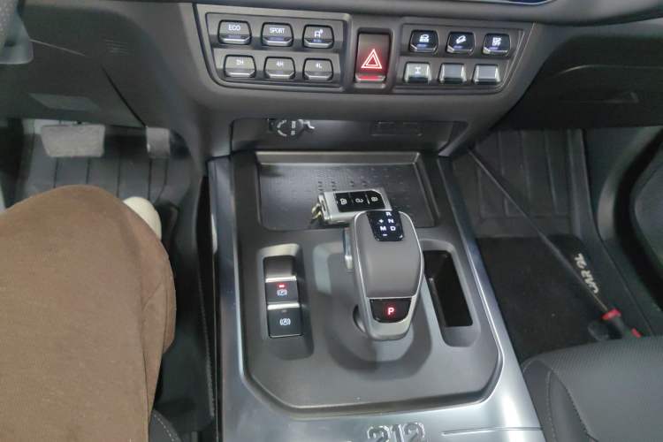 Used 212 T01 2024 2.0T Explorer