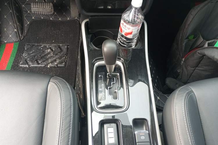 Used Mitsubishi Outlander 2019 2.0L Two-Wheel Drive Comfort Edition 5 Seats China V Standard