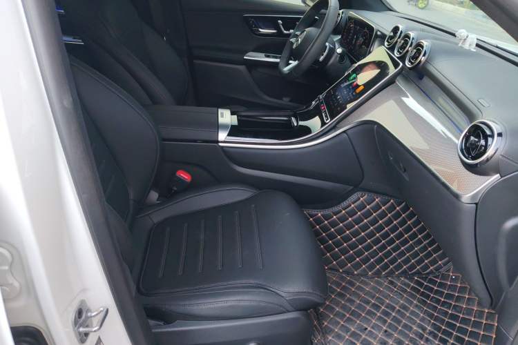 Used Mercedes-Benz GLC Coupe 2025-Year Restyled GLC 260 4MATIC Coupe SUV
