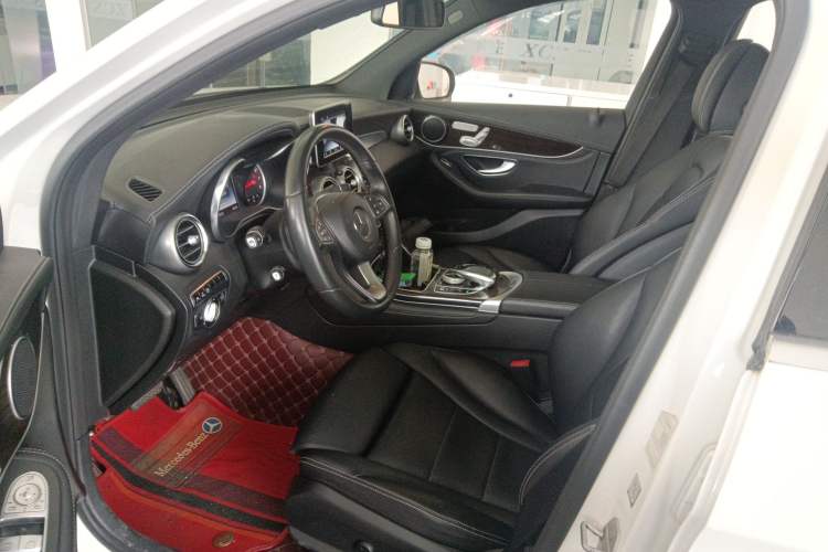 Used Mercedes-Benz GLC 2016 GLC 260 4MATIC Luxury Model
