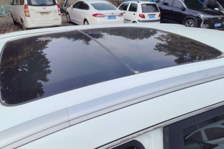 Used Geely Auto Emgrand X7 Sport 2018 1.8TD Automatic Two-Wheel Drive Smart Connect 4G Internet Edition
