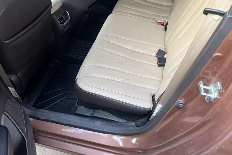 Used Baojun 310W 2017 1.5L Manual Fashion Model China V
