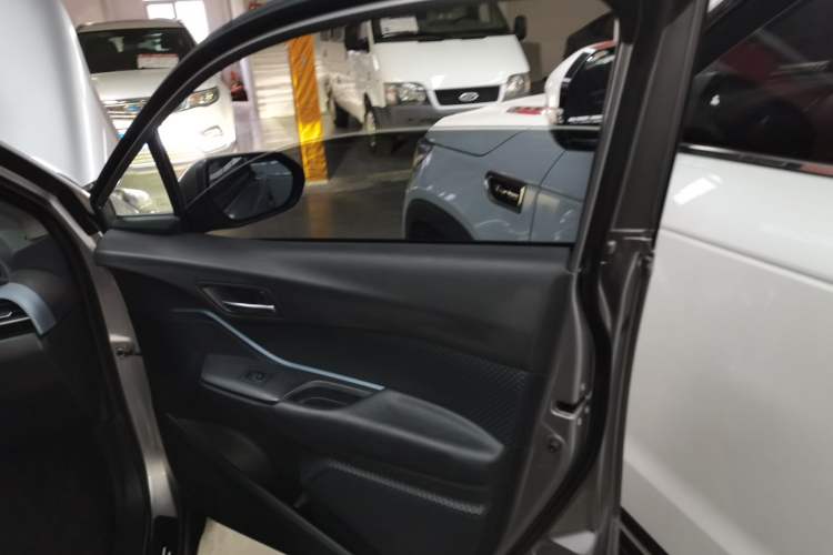 Used Toyota IZOA 2021 2.0L Enjoy Edition
