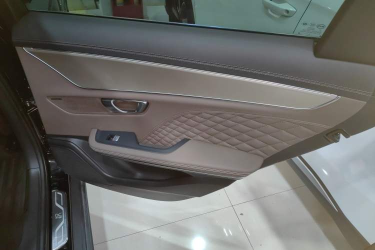 Used BYD Han 2023 EV Champion Edition 605KM Front-Drive Premium Model
