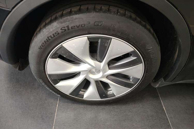 Used Tesla Model Y 2021 Standard Range Rear-Wheel Drive Version