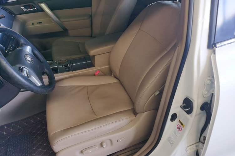 Used Toyota Highlander 2012 2.7L Two-Wheel Drive 5-Seater Sport Edition
