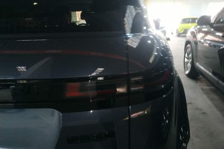 Used Land Rover Range Rover Evoque New Energy 2023 Aurora L P300e Plug-in Hybrid Electric Version
