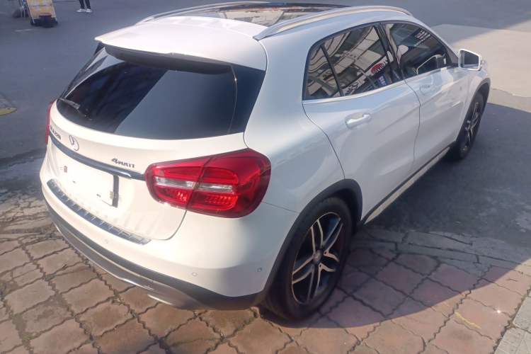 Used Mercedes-Benz GLA 2015 GLA 220 4MATIC Fashion Model
