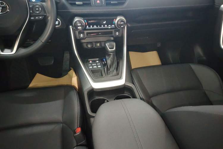 Used Toyota Wildlander 2023 2.0L CVT Four-Wheel Drive Luxury PLUS Edition
