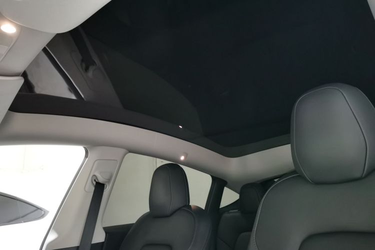 Used Tesla Model Y 2022 Long-Range All-Wheel-Drive Version