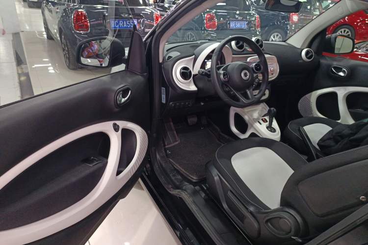 Used  fortwo 2015 1.0L 52 kW Hardtop Passion Edition
