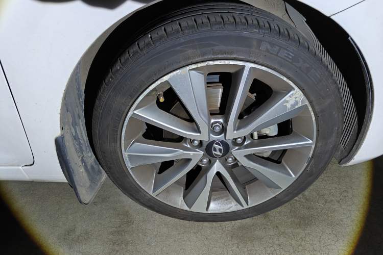 Used Hyundai Elantra 2015 1.6L Automatic Luxury Model