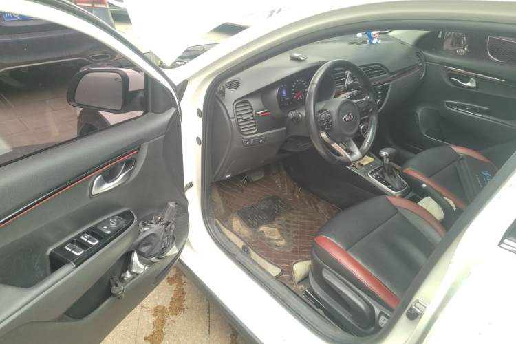 Used Kia KX Cross 2018 1.6L Automatic Dynamic Sunroof Version
