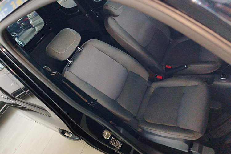 Used Wuling Zhiguang New Energy 2025 Standard Model
