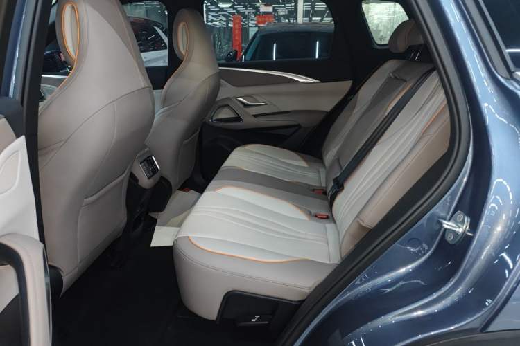 Used BYD Song Pro New Energy 2024 HONOR Edition DM-i 71KM Navigation Model
