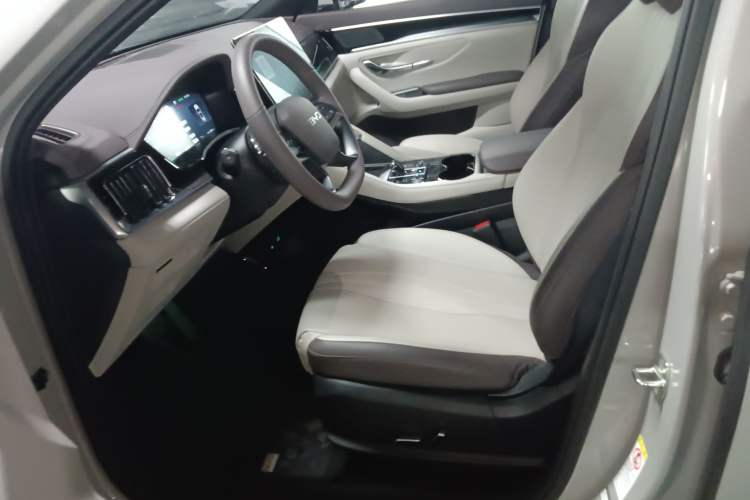 Used BYD Song PLUS New Energy 2025 EV Intelligent Driving Version 520km Premium Model
