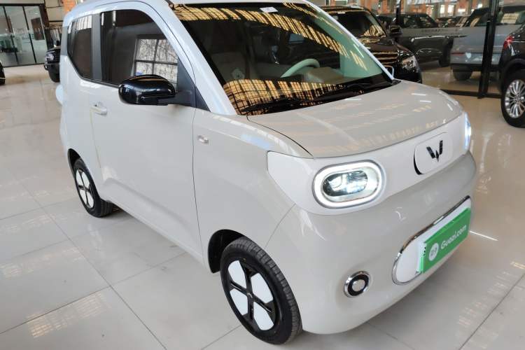Used Wuling Hongguang MINIEV 2024 3rd Generation 215km Advanced Version
