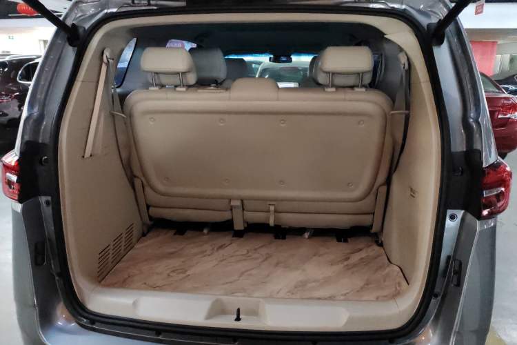 Used Buick GL8 2023 Land Executive Class Comfort Model
