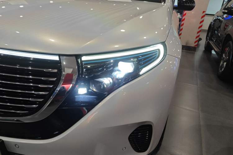 Used Mercedes-Benz EQC 2022-Year Restyled EQC 350 4MATIC