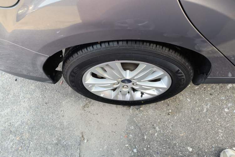 Used Ford Focus 2012 Sedan 1.6L Automatic Comfort Model
