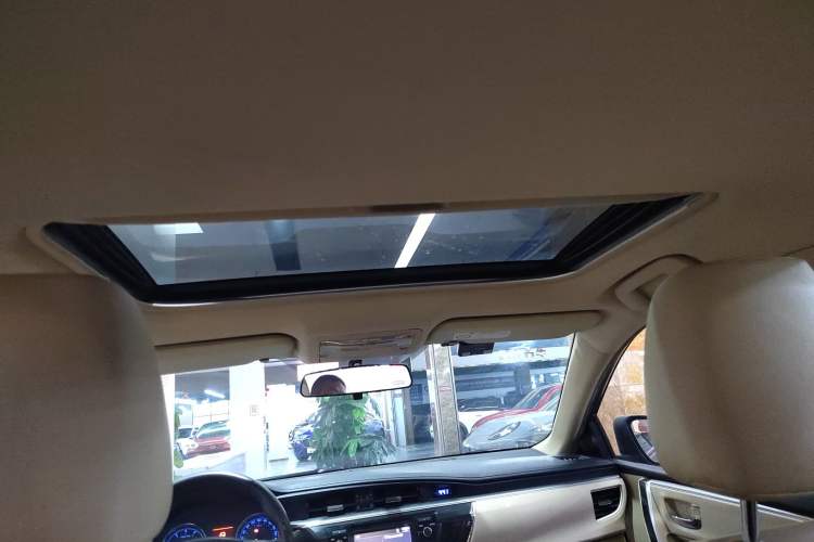 Used Toyota Corolla 2014 1.6L CVT GLX-i