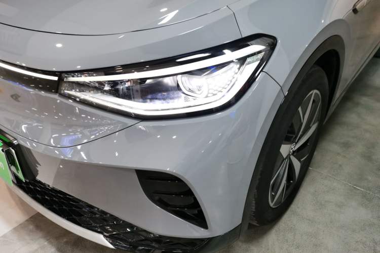 Used Volkswagen ID.4 CROZZ 2021 Long-Range PRO Two-Wheel Drive Version
