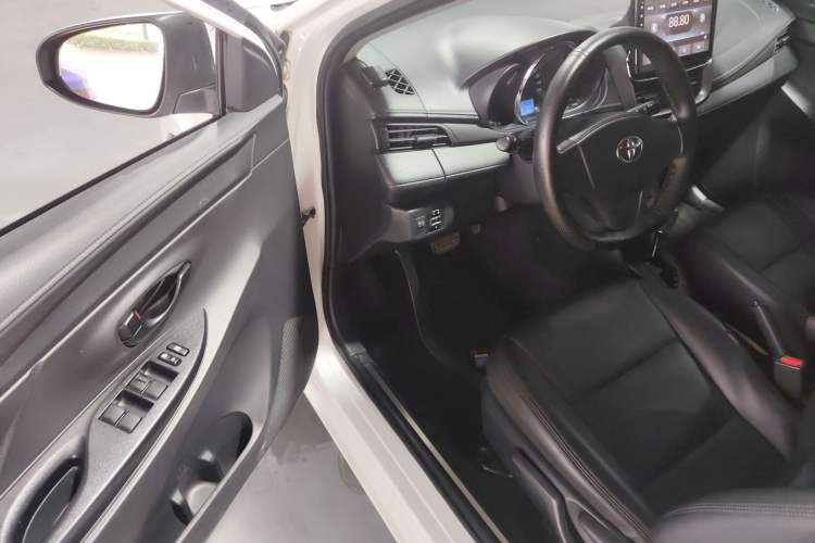 Used Toyota YARiS L 2021 1.5L CVT Leading Edition
