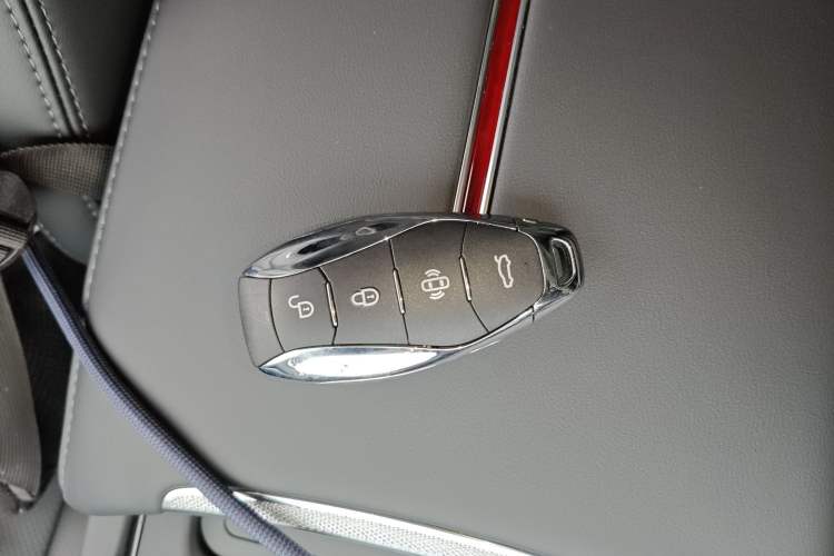 Used Hongqi HS3 2023 1.5T Two-Wheel Drive Shanwei Edition
