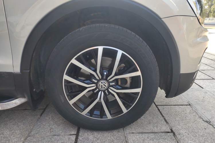 Used Volkswagen Tiguan L 2017 330TSI Automatic Two-Wheel Drive Luxury Edition
