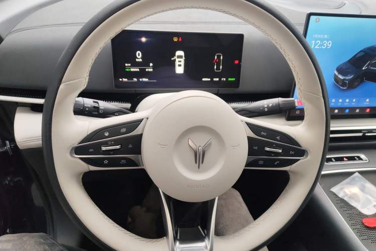 Used VOYAH Dream 2025 PHEV Four-Wheel-Drive Flagship Kunpeng Edition
