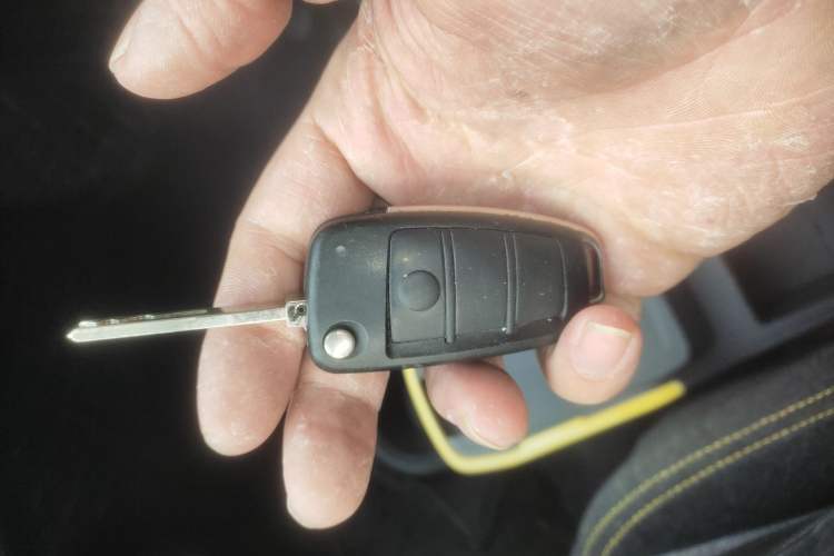 Used Chery QQ Ice Cream 2022 120km Conical Shape Lithium Iron Phosphate