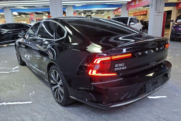 Used Volvo S90 2023 B5 Zhiyuan Luxury Edition
