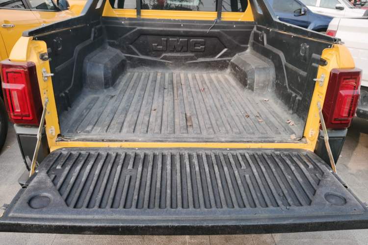 Used JMC Yuhu 9 2019 2.0T Manual Gasoline 4x4 Comfort Edition