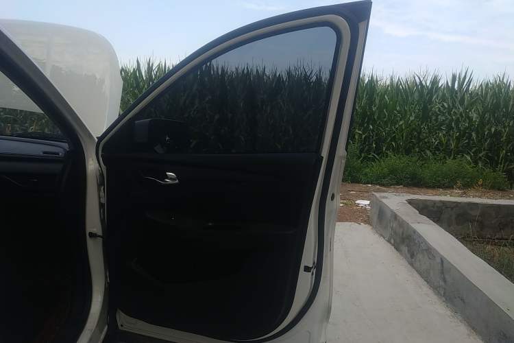 Used Wuling Hongguang S3 2018 1.5T Manual Comfort Model China V Standard
