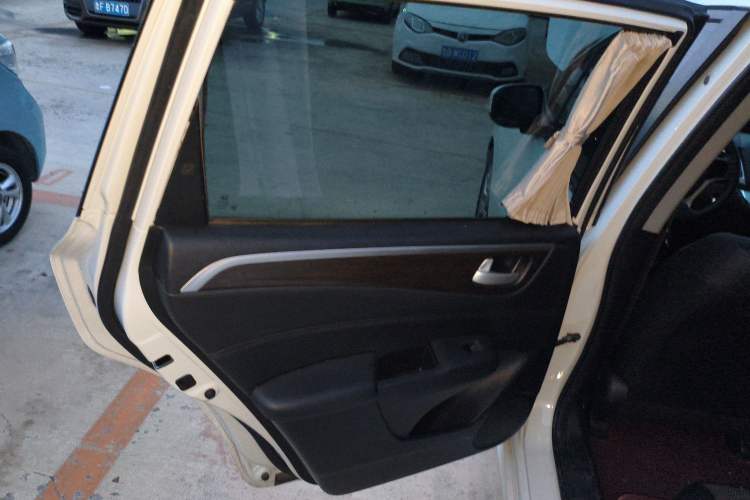 Used Honda Jade 2016 1.8L Automatic Comfort Elite Version 5 Seats
