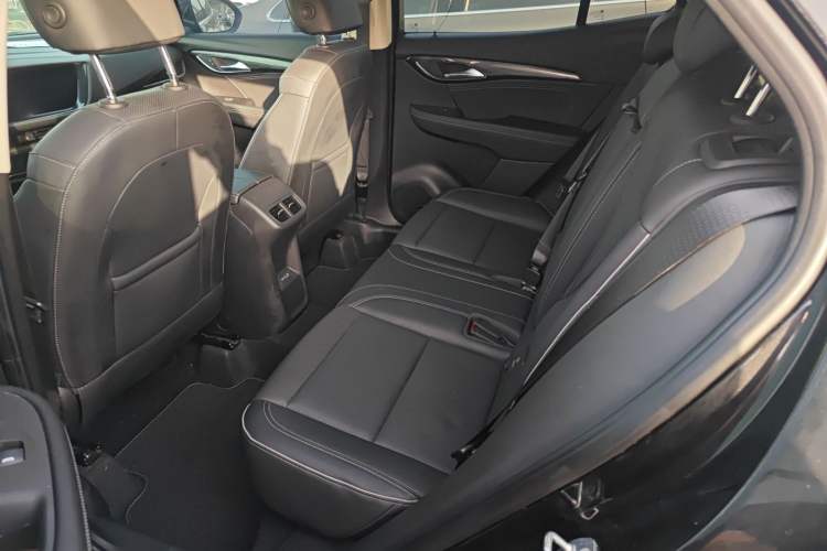 Used Buick Envision 2022 Facelift Encore S 652T Two-Wheel-Drive Luxury Model
